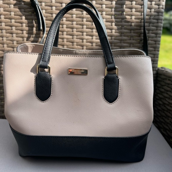 Kate Spade purse - Picture 1 of 2